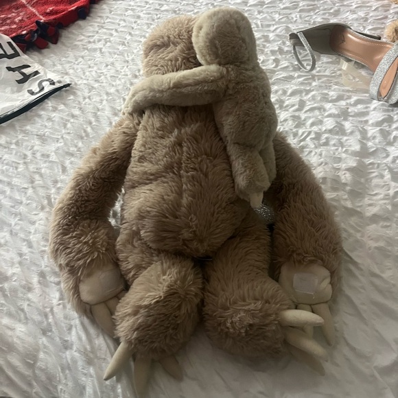 mom and baby costa rica sloth - Picture 2 of 5